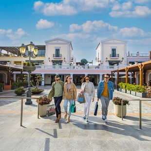 Hello Sale στο Designer Outlet Athens για shopping με στυλ και προσφορές που ξεχωρίζουν
