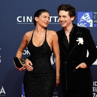 ΤΙΜΟΤΕ ΣΑΛΑΜΕ ΧΡΥΣΕΣ ΣΦΑΙΡΕΣ ΣΕΝΤ ΕΤΙΕΝ