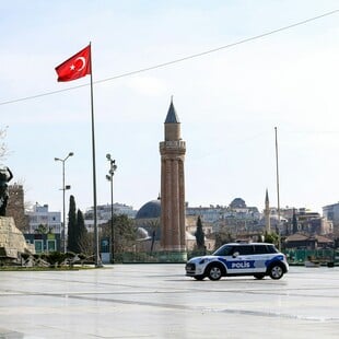 Τουρκία: Δικαστής δέχτηκε πυροβολισμό από τον φερόμενο πρώην σύντροφό της μέσα στο δικαστήριο