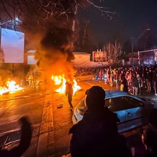 Ιράν: 2.571 οι επιβεβαιωμένοι νεκροί, αναφορές για πενταπλάσιο αριθμό - Εν αναμονή της πρώτης εκτέλεσης διαδηλωτή