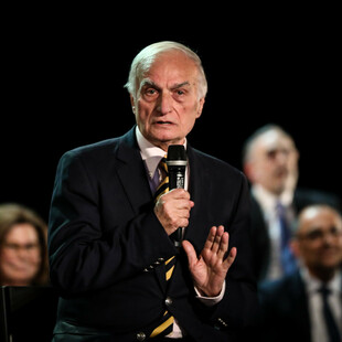 Μανώλης Μαυρομμάτης: Βγαίνει από το κέντρο αποκατάστασης δύο χρόνια μετά τη φωτιά στο σπίτι του