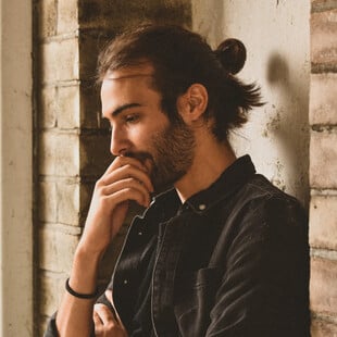 Δημήτρης Μεσημέρης: ο Κύπριος τραγουδοποιός και ο δίσκος του «Τικ Τακ»