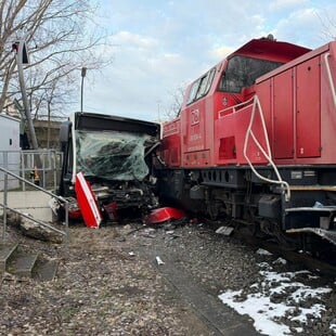 Αμβούργο: Σύγκρουση τρένου με λεωφορείο - Ένας νεκρός και τουλάχιστον 9 τραυματίες