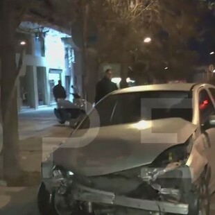 Νεαρή οδηγός παρέσυρε 15 αυτοκίνητα και ένα περίπτερο στη Θεσσαλονίκη