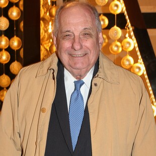 Ο Τέρενς Κουίκ επιστρέφει στην τηλεόραση