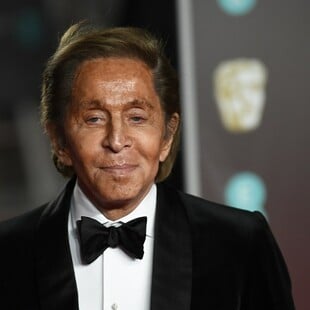 ΒΑΛΕΝΤΙΝΟ ΓΚΑΡΑΒΑΝΙ ΣΧΕΔΙΑΣΤΗΣ ΜΟΔΑΣ ΘΑΝΑΤΟΣ