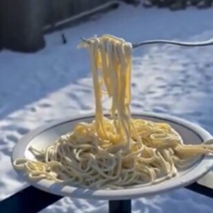 ΚΑΚΟΚΑΙΡΙΑ ΗΠΑ ΜΑΚΑΡΟΝΙΑ ΠΑΓΩΝΟΥΝ ΑΔΕΙΑ ΡΑΦΙΑ ΣΟΥΠΕΡ ΜΑΡΚΕΤ