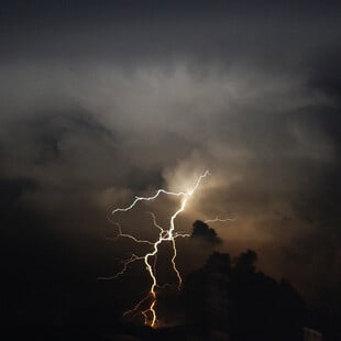 Επικαιροποιήθηκε το έκτακτο της ΕΜΥ: Έρχονται ισχυρές καταιγίδες, χαλαζοπτώσεις και θυελλώδεις άνεμοι