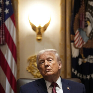 Ντόναλντ Τραμπ: «Δεν θα έπρεπε να κουβαλάει όπλο» - Οι νέες δηλώσεις για τη δολοφονία του Αλεξ Πρέτι