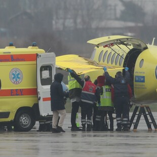 Τροχαίο στη Ρουμανία: Έφτασε στη Θεσσαλονίκη η ειδική πτήση με τους δύο τραυματίες οπαδούς του ΠΑΟΚ
