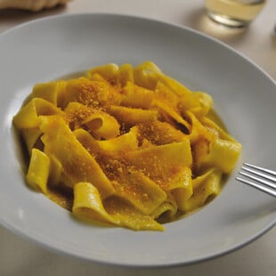 Τρελή Ροδιά: Μια γαστροταβέρνα που δίνει μαθήματα ελληνικής κουζίνας