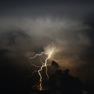 Σε τροχιά διαδοχικών κυμάτων κακοκαιρίας η χώρα τα επόμενα 24ωρα - Καταιγίδες, χαλάζι και κεραυνοί