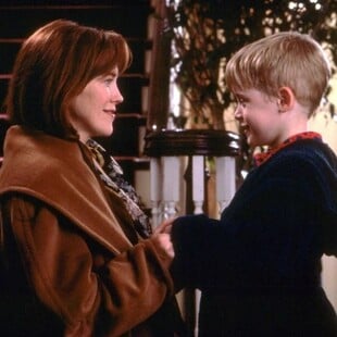 Ο Μακόλεϊ Κάλκιν αποχειρετά την τηλεοπτική μητέρα του: «Μαμά. Πίστευα πως είχαμε χρόνο»