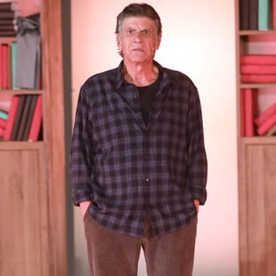 Γιάννης Μπέζος: «Η ελληνική τηλεόραση έχει αυτό το κακό, είναι ψευτοχαρούμενη»