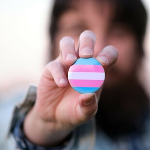 ΤΡΑΝΣ ΑΘΛΗΤΡΙΕΣ ΕΡΕΥΝΑ