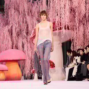 Yψηλή ραπτική: Ένα λουτρό ομορφιάς σε έναν άσχημο κόσμο