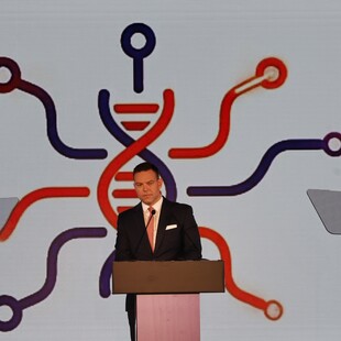 ΣΤΕΦΑΝΟΣ ΚΑΣΣΕΛΑΚΗΣ ΚΟΜΜΑ ΝΕΟ ΟΝΟΜΑ