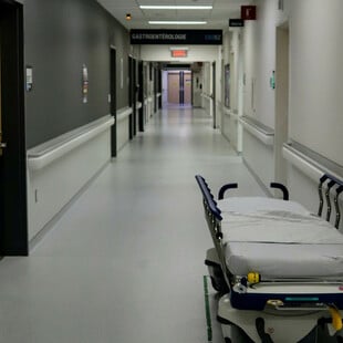 Άρτα: «Προχώρησε να πάει προς την κουζίνα και έπεσε» - Η μητέρα της 35χρονης περιγράφει τη στιγμή που κατέρρευσε