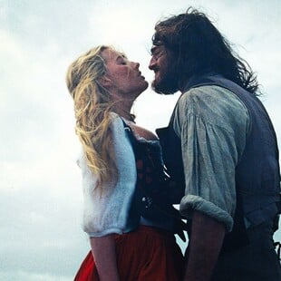 Ρόμπι και Ελόρντι σε καταραμένο love story. Τι άλλο θες;