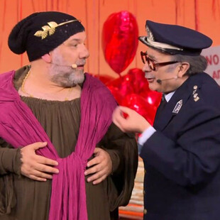 Γρηγόρης Αρναούτογλου: «Έχω αγχωθεί» - Εμφανίστηκε στο «Αλ Τσαντίρι Νιουζ» και ξέχασε τα λόγια του