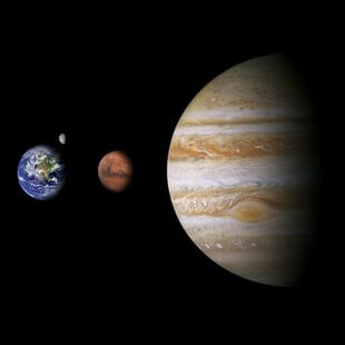 ΑΣΤΡΟΝΟΜΟΙ ΠΛΑΝΗΤΙΚΟ ΣΥΣΤΗΜΑ ΜΑΥΡΗ ΤΡΥΠΑ