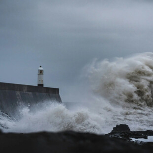 Καιρός: Επικαιροποιήθηκε το έκτακτο της ΕΜΥ - Θυελλώδεις άνεμοι, ισχυρές καταιγίδες και αφρικανική σκόνη