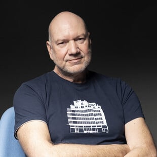 Στάθης Καλύβας: «Όταν τελειώσεις το σχολείο, το μόνο που θες είναι να το ξεχάσεις»