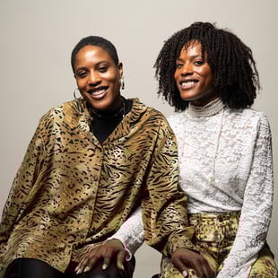 «Μη μας ρωτάς από πού είμαστε. Είμαστε 100% Ελληνίδες και 100% Νιγηριανές»