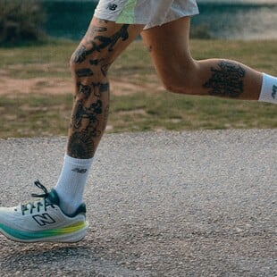 Γιατί το νέο 1080 της New Balance είναι αυτό που ψάχνεις σε ένα everyday running shoe