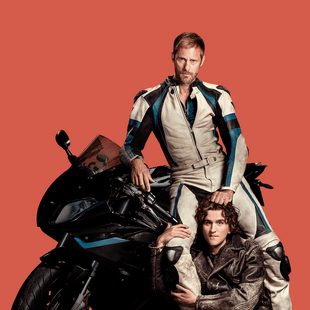 Pillion: Το ζευγάρι της χρονιάς φοράει δερμάτινα