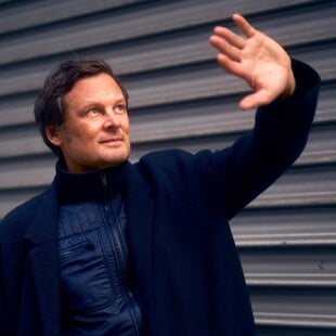 Κριστόφ Γκαλφάρ: «Το σύμπαν χωράει στο μυαλό μας, όσο κι αν φαίνεται γιγαντιαίο και ασύλληπτο» 