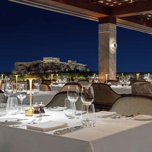 Το GB Roof Garden του Ξενοδοχείου Μεγάλη Βρεταννία καλωσορίζει τον νέο Chef de Cuisine Γιάννη Ροκανά