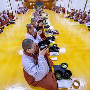Balwoo gongyang: Tρώγοντας είσαι πιο ευτυχισμένος