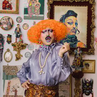 ΕΠΕΞ Ο Άγγελος Τορτικώλης είναι η φοβερή και τρομερή Kangela Tromokratisch 