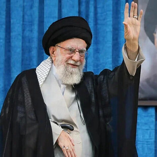 Δορυφορικές εικόνες δείχνουν την κατεστραμμένη κατοικία του Χαμενεΐ στο Ιράν