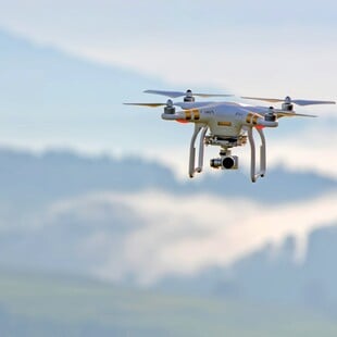 ΚΥΠΡΟΣ DRONE ΚΛΕΙΣΤΑ ΣΧΟΛΕΙΑ ΑΠΟΜΑΚΡΥΝΣΗ ΚΑΤΟΙΚΟΙ