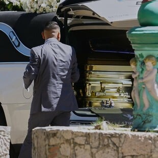 Μεξικό: Ο βαρόνος των ναρκωτικών «Ελ Μέντσο» θάφτηκε σε χρυσό φέρετρο