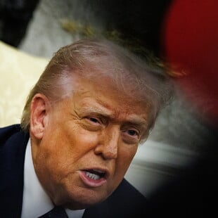 NETFLIX PARAMOUNT WARNER BROS ΝΤΟΝΑΛΝΤ ΤΡΑΜΠ