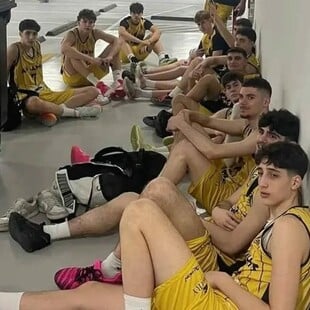 Πόλεμος στη Μέση Ανατολή: Έφτασε στην Ελλάδα η Κ18 του Άρη μετά τον εγκλωβισμό στο Αμπού Ντάμπι