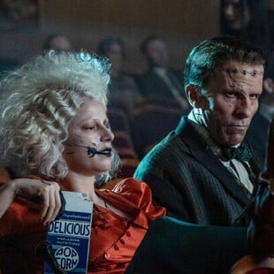 Η Maggie Gyllenhaal αποκαλύπτει: «Η Warner μού είπε ότι δεν μπορώ να βάλω τον Frankenstein να γλείφει μαύρο εμετό από τον λαιμό της Νύφης»