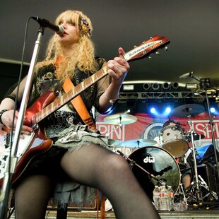 Η Courtney Love άναψε ξανά τις φήμες για επανένωση των Hole