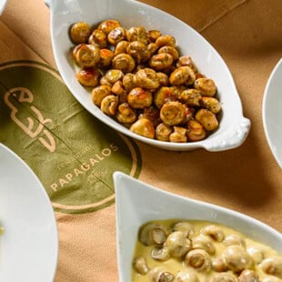 Τα μεζεδάκια του «Παπαγάλου» στην Καλλιθέα μένουν αξέχαστα 