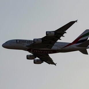 ΑΕΡΟΔΡΟΜΙΟ ΝΤΟΥΜΠΑΪ ΠΤΗΣΕΙΣ ΙΡΑΝ ΜΕΣΗ ΑΝΑΤΟΛΗ