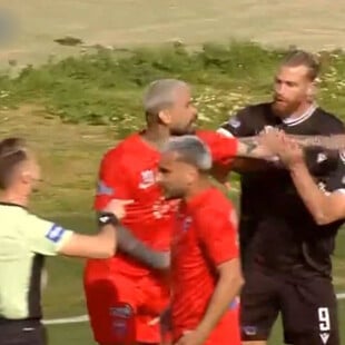 Αγώνας Πανιώνιος - Καλαμάτα: Ποδοσφαιριστής χτύπησε στο πρόσωπο αντίπαλο και αποβλήθηκε