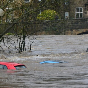 ΠΛΗΜΜΥΡΕΣ ΘΥΜΑΤΑ ΑΝΔΡΕΣ ΓΙΑΤΙ