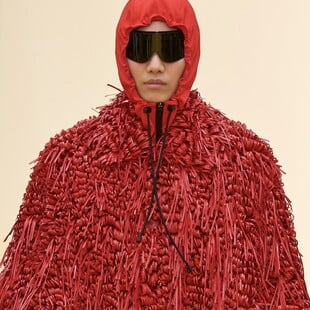 Οι σχεδιαστές της Loewe το διασκεδάζουν και αυτο είναι καλό