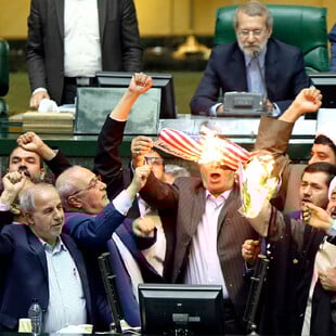 Ο πόλεμος ενάντια στην Ισλαμική Δημοκρατία. "Τα στεγνά και τα υγρά καίγονται μαζί"