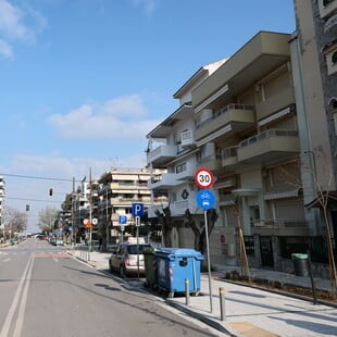 ΘΕΣΣΑΛΟΝΙΚΗ ΚΑΛΑΜΑΡΙΑ ΕΠΙΘΕΣΗ ΜΕ ΜΑΧΑΙΡΙ
