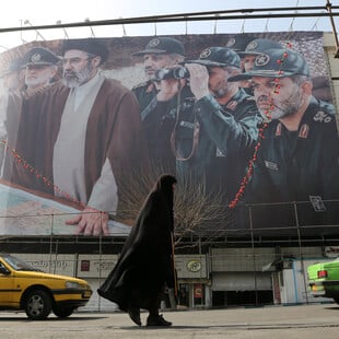 Σαχράμ Χοσραβί: «Ο πόλεμος ρίχνει “σανίδα σωτηρίας” στο καθεστώς της Τεχεράνης, το οποίο μόνο ο λαός μπορεί να ανατρέψει»