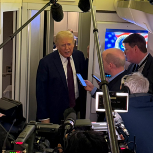 Ο Τραμπ προσέβαλε ξανά δημοσιογράφο λόγω «εκνευριστικής» ερώτησης 